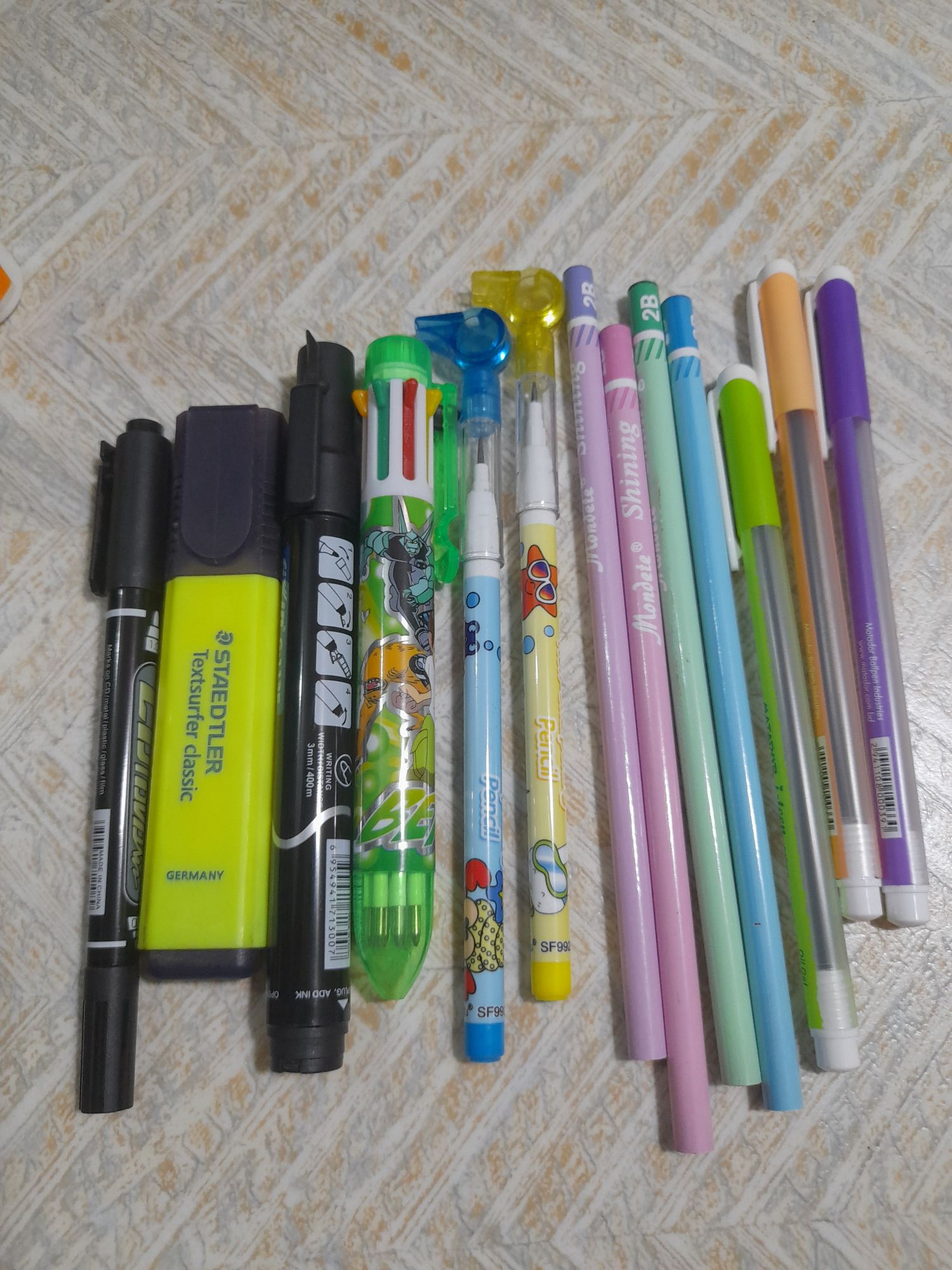 7 Pcs combo pen pencil marker CDmarker Hilater Eight colour pan