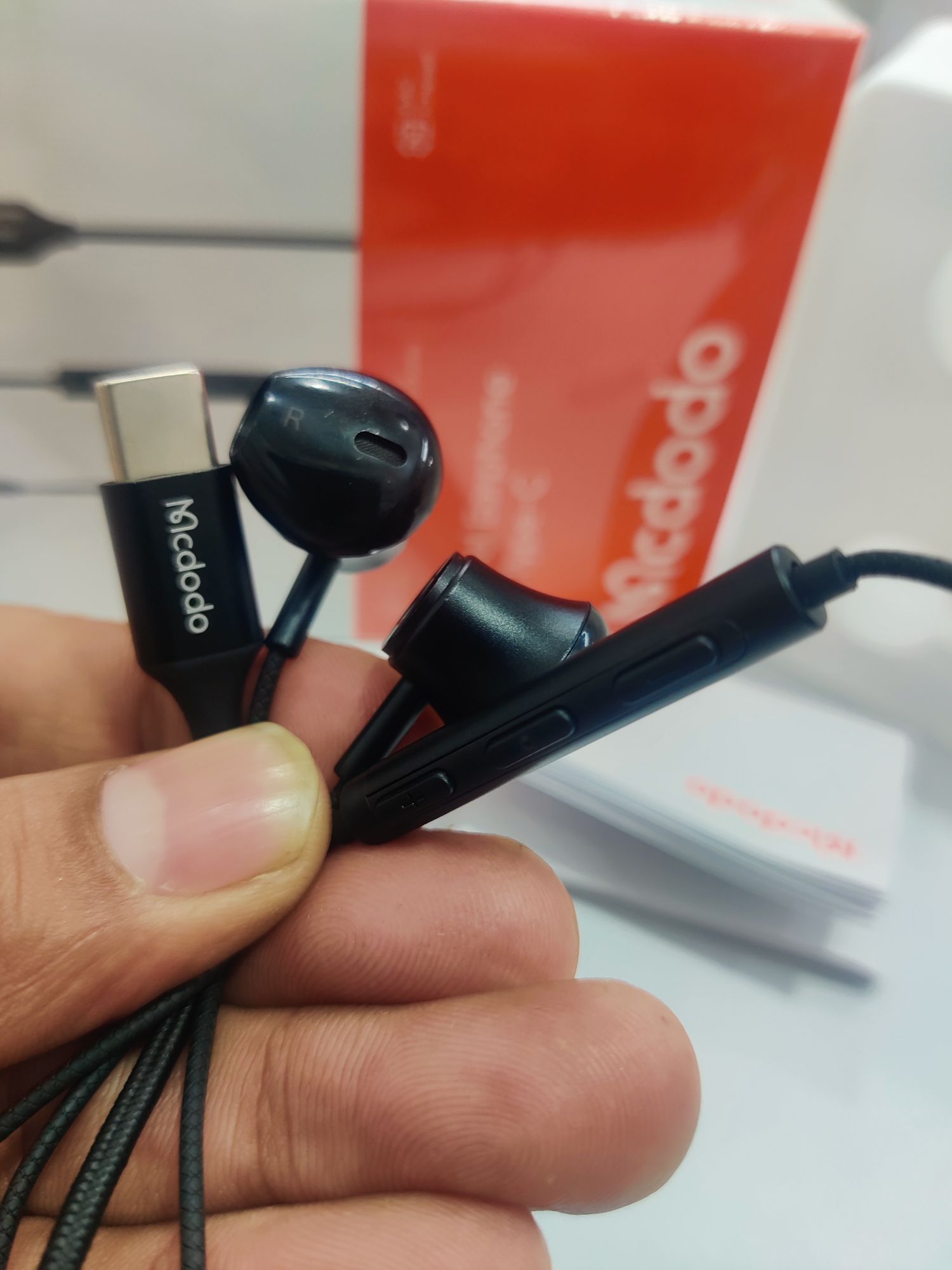 For Iphone 15 Series and Samsung, OnePlus , mi and Google Mcdodo Hp-4070 Type-c Digital Earphone. 