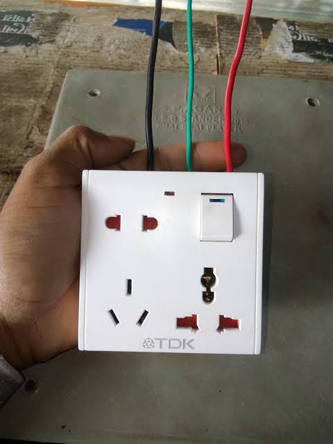 6 Pin Multi with Type I, 2 Pin and 3 Pin Combined Function Universal Socket with Switch 6Pin Multy. 