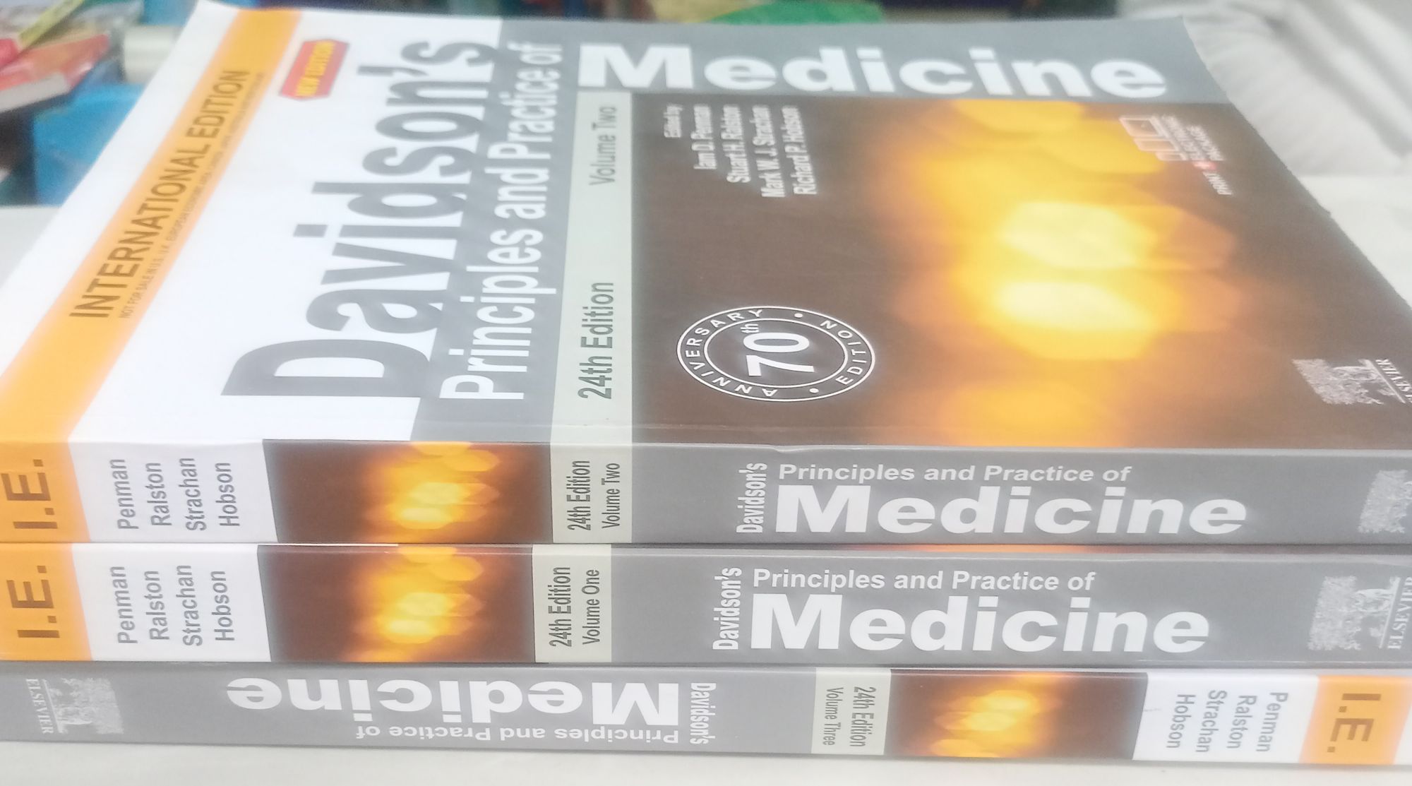 Davidson's Principles and Practice of 24th Edition E RSA NIV 70 EDITION Volume Three Edited by lam D. Penman Stuart H. Ralston Mark W. J. Strachan Richard P. Hobson Medicine. 