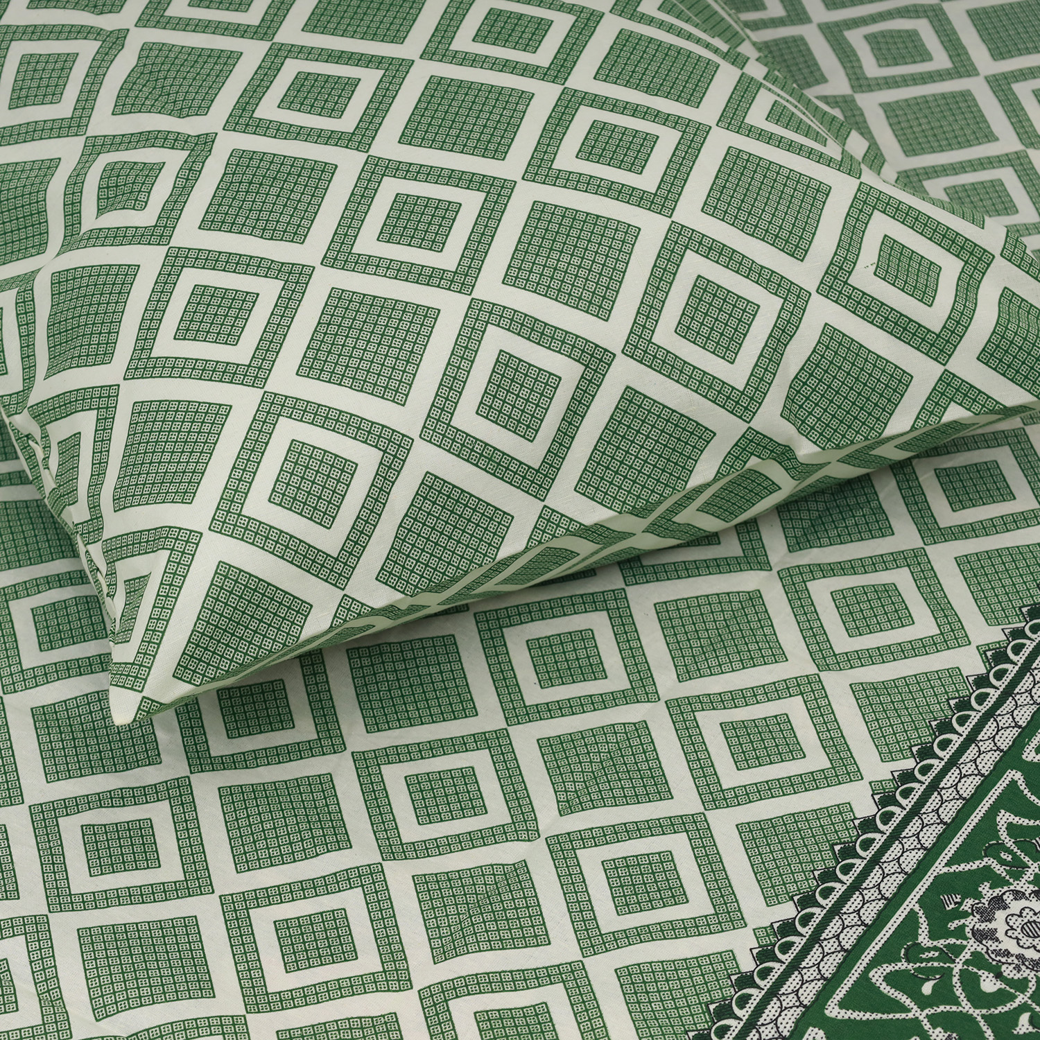 King Size Premium Bed Sheet 88" x 98" with 2 Pillow Covers | Green and White Square Print. 