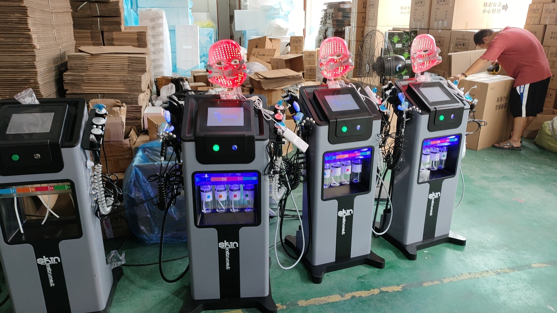 Hydra facial machine 11 in 1. 