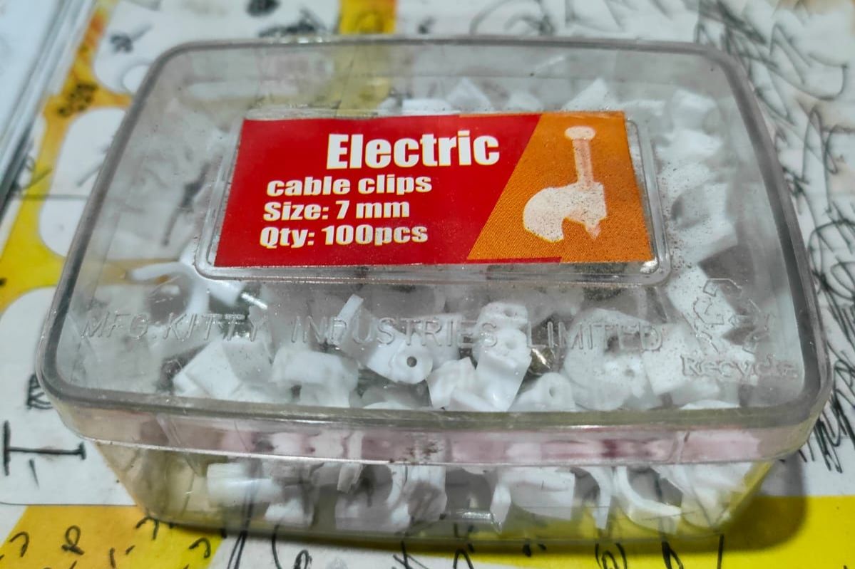 1 Box (7mm) Electric cable clips