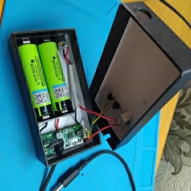 Mini UPS Circuit 9V 12V Router Onu 3.7V-5V to 9V 12V Converter Boost Step-Up Using Li-lon LiPo Lithium Battery Similar WPG Mini UPS. 