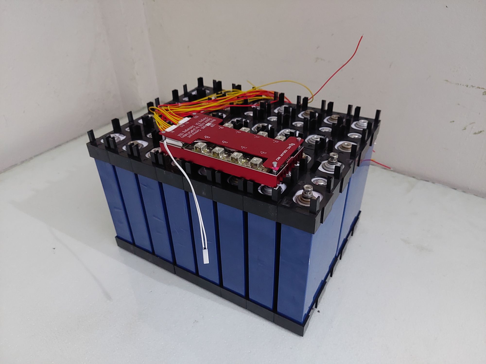 48v 100Ah Lithium phosphate battery prismatic with 150A BMS. 