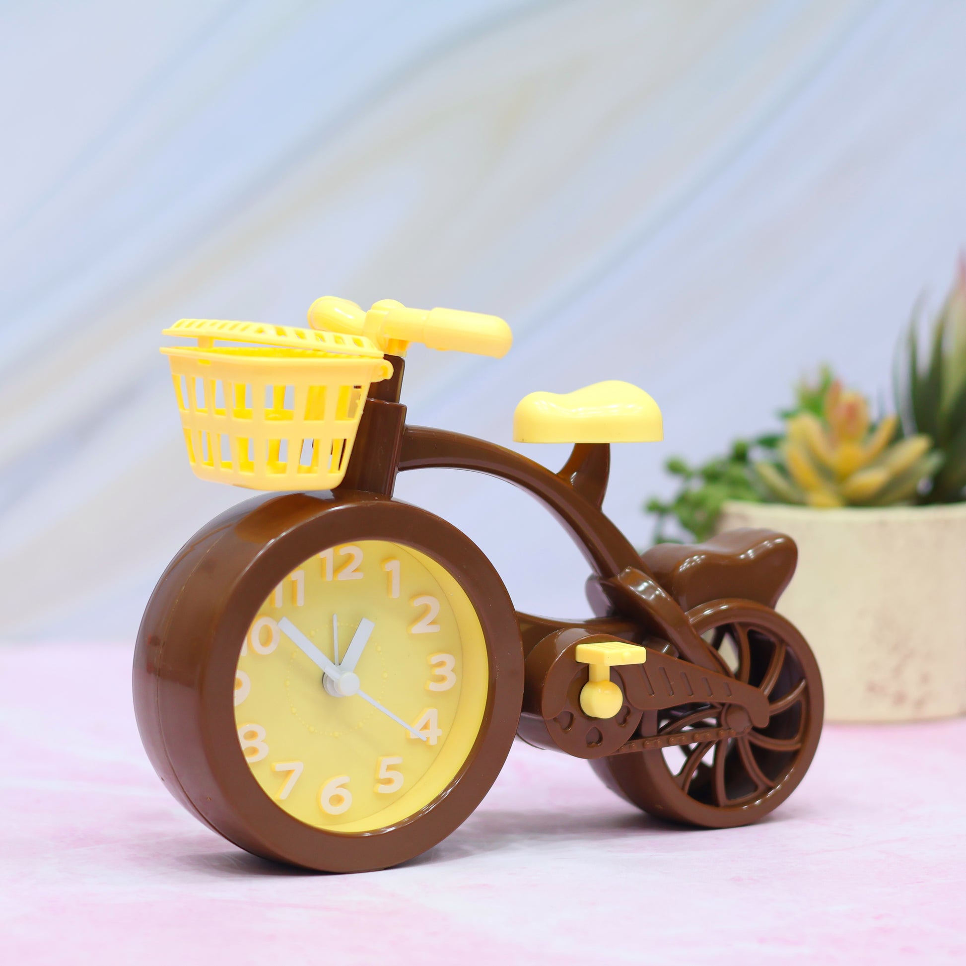 Creative Bicycle Alarm Clock Bicycle Design Cute Alarm Clock with basket


These cool and funky alarm clocks designed in the shape of a bicycle. And with a small basket, which you can open and put some small stuff as well, operated on a AA battery, multip