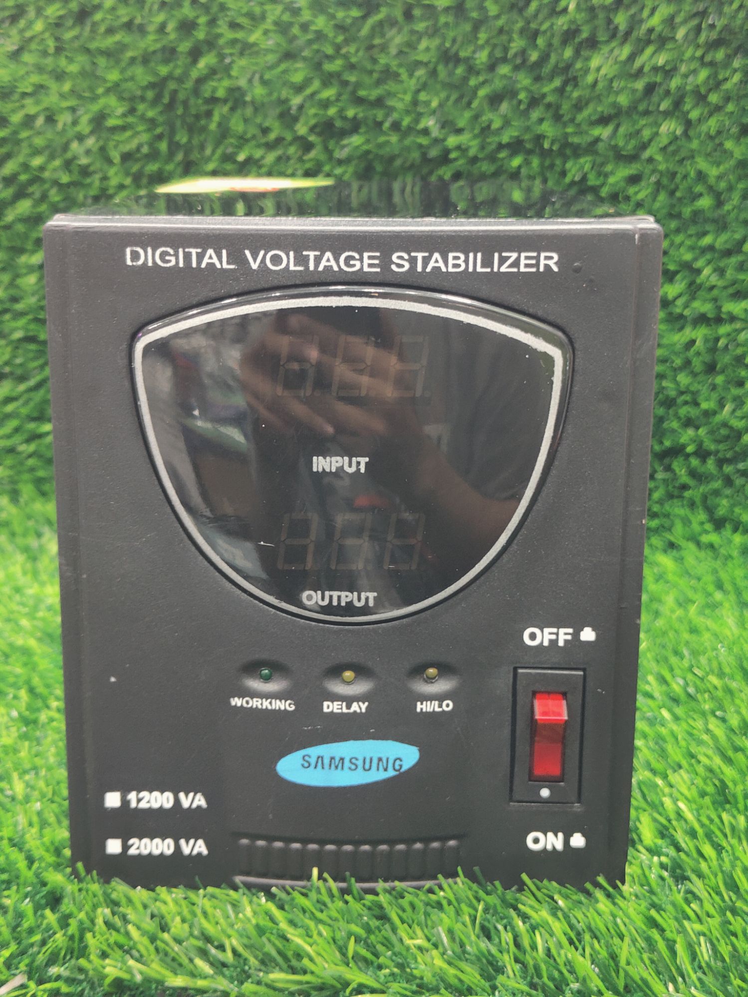 digital voltage stabilizer (800VA)
