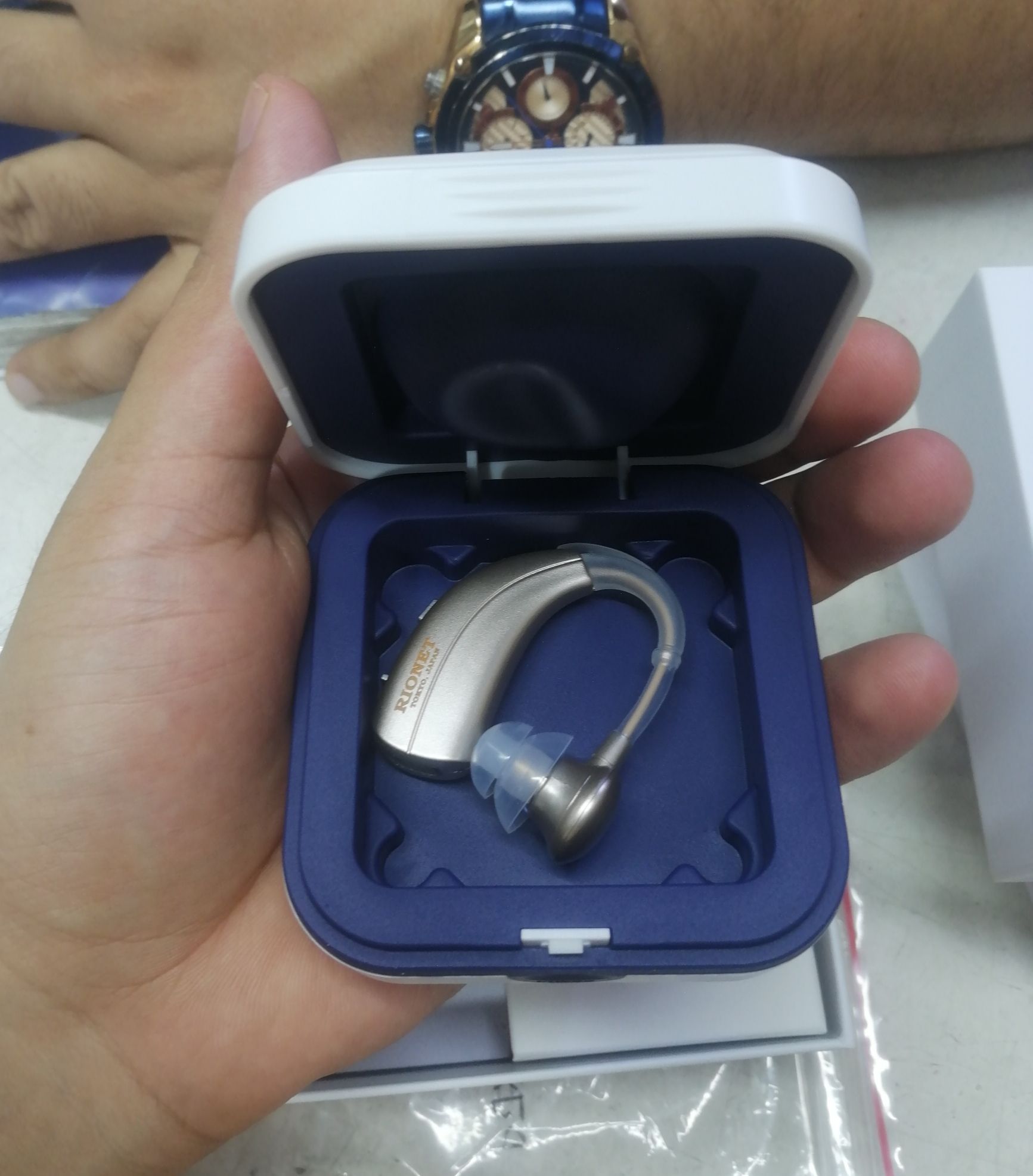 Rionet BTE Rechargeable Hearing Aid

High quality rechargeable battery

Around 30 hours continuously using after fully charged

Super Power Saving

Low Noise Distortion

BTE Design

Rion Co,. Ltd. Tokyo, Japan. 