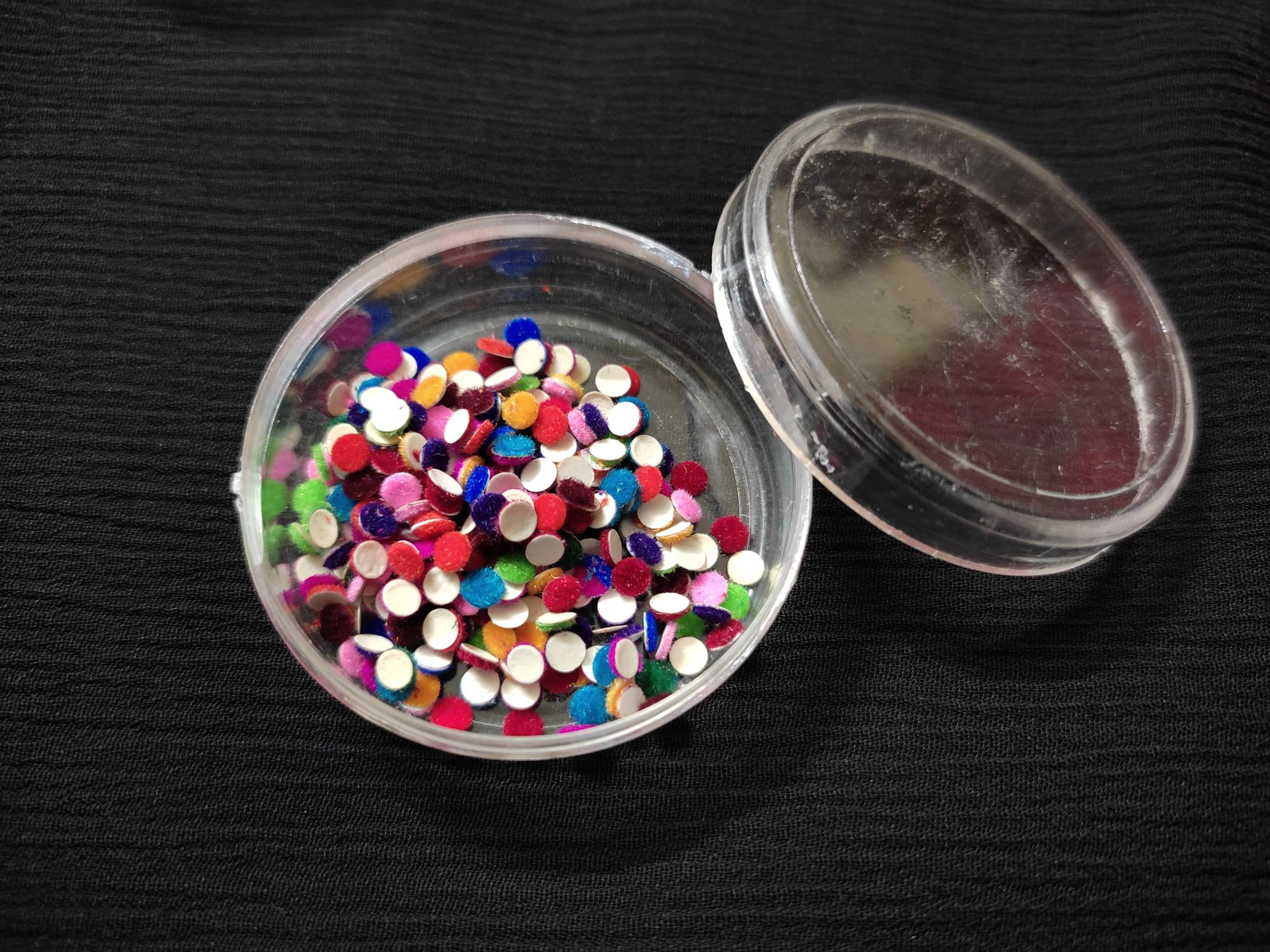 4 box small combo bindi for girls(100pc bindi on 1box). sticker bindi / forhead jewellery/ tip for women. 
