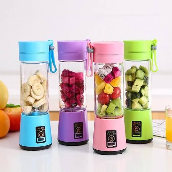 Portable Blender, Personal Size Blender Shakes and Smoothies, Mini Juicer Cup USB Rechargeable, Handheld Travel Blender Fruit Mixer