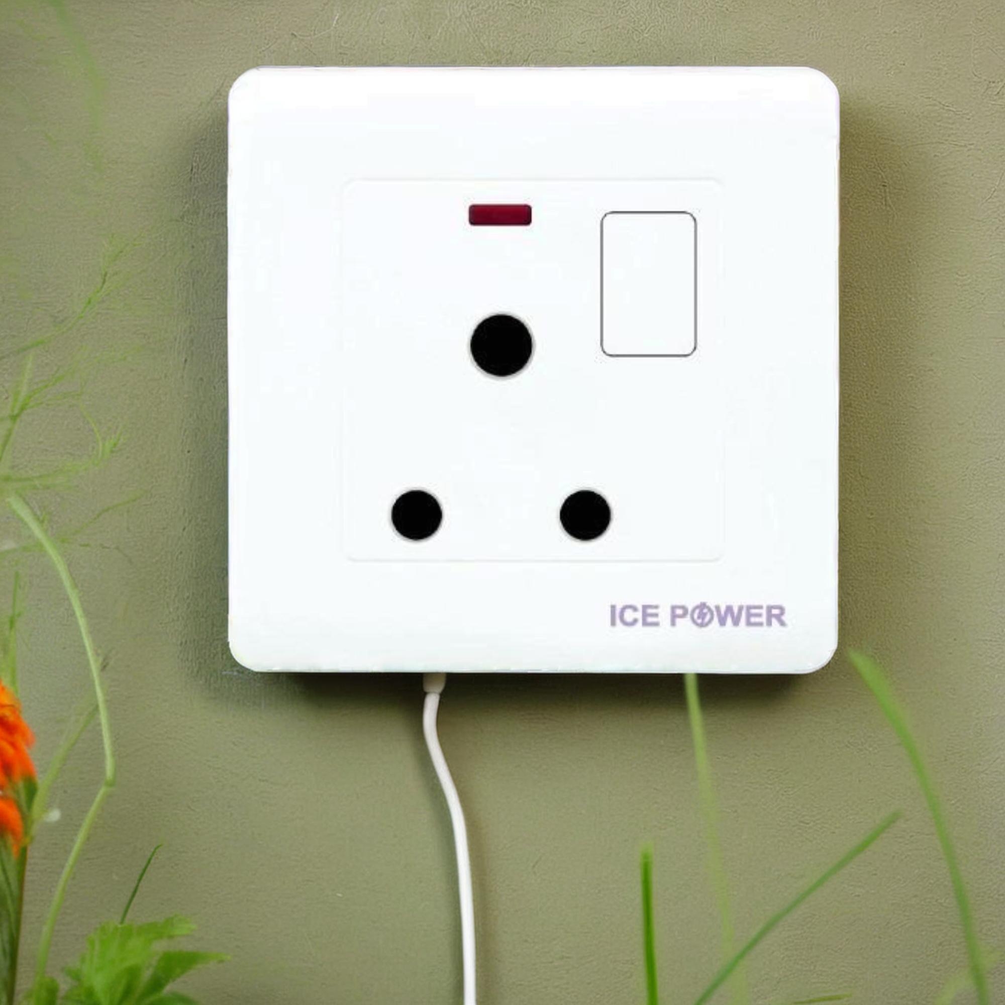15A AC 3 Pin Socket. 