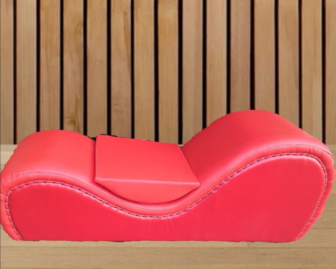kamasutra divan sofa. 