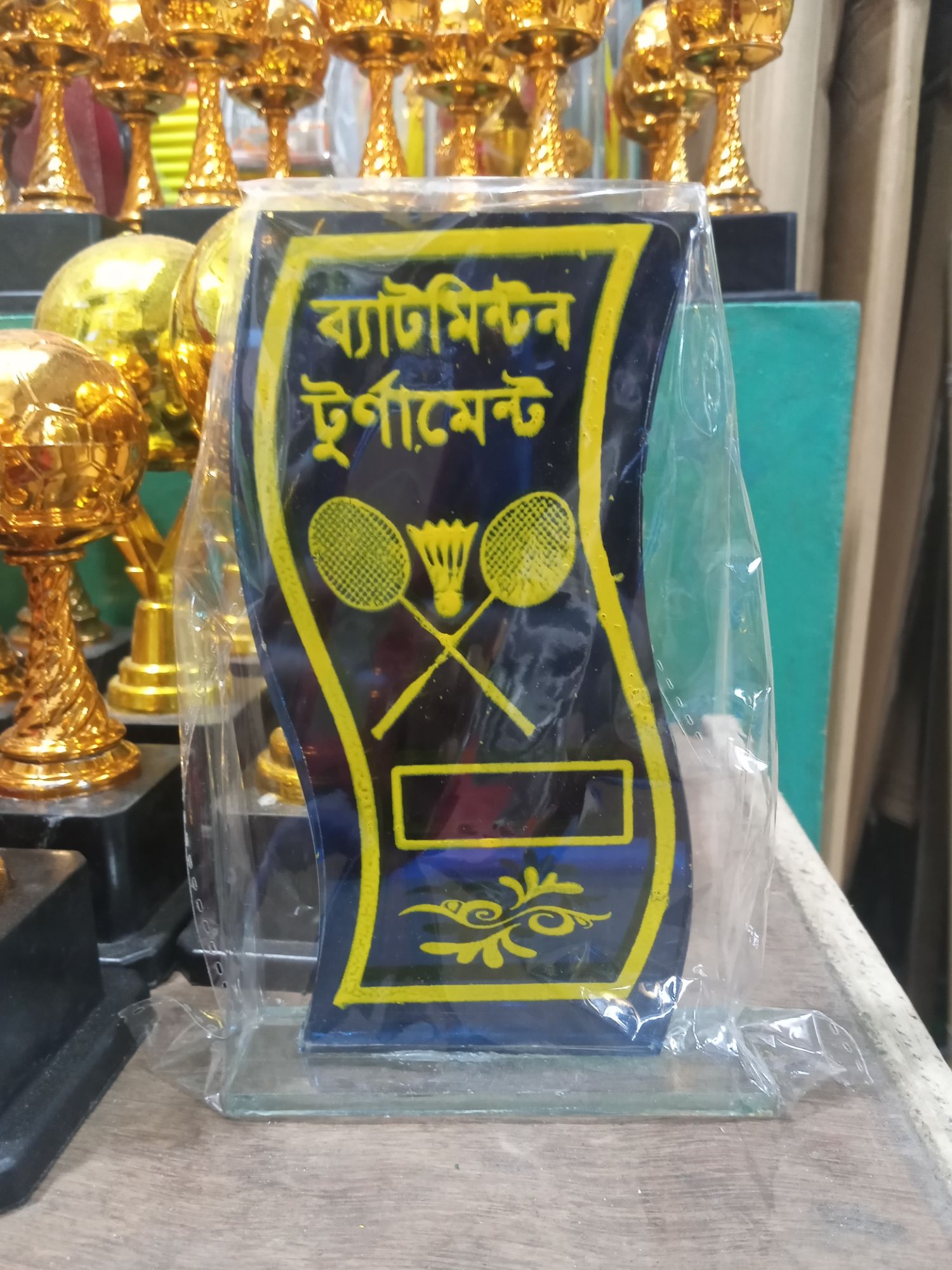 Badminton Crest For Tournament, 6" Inch - 1Pcs - High-Quality Crest For Recognizing Tournament Achievements. 