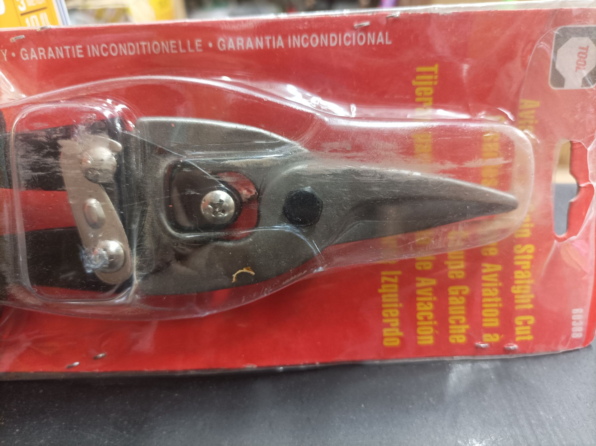 Performance Tool 
Center Cut Aviation Tin Snip professional high quality. 
