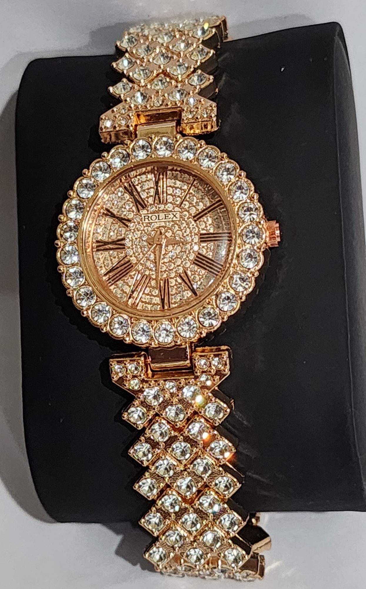 Fashionable Luxury Stone Wristwatch for Women