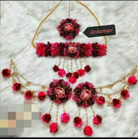 Gorgeous bridal artificial flowers necklaces set for girls and women.