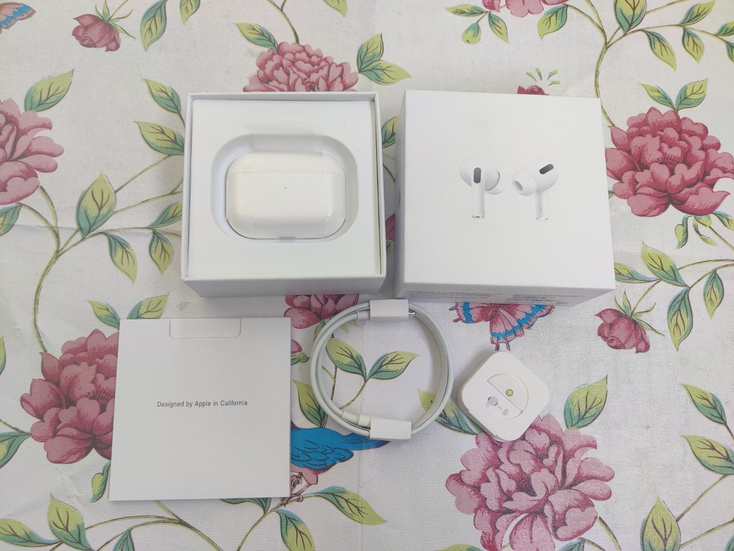 App.le Air.pod s Pro 3rd generation  Support Active Noise Cancellation ANC Headset Earbuds Charging Case. 
