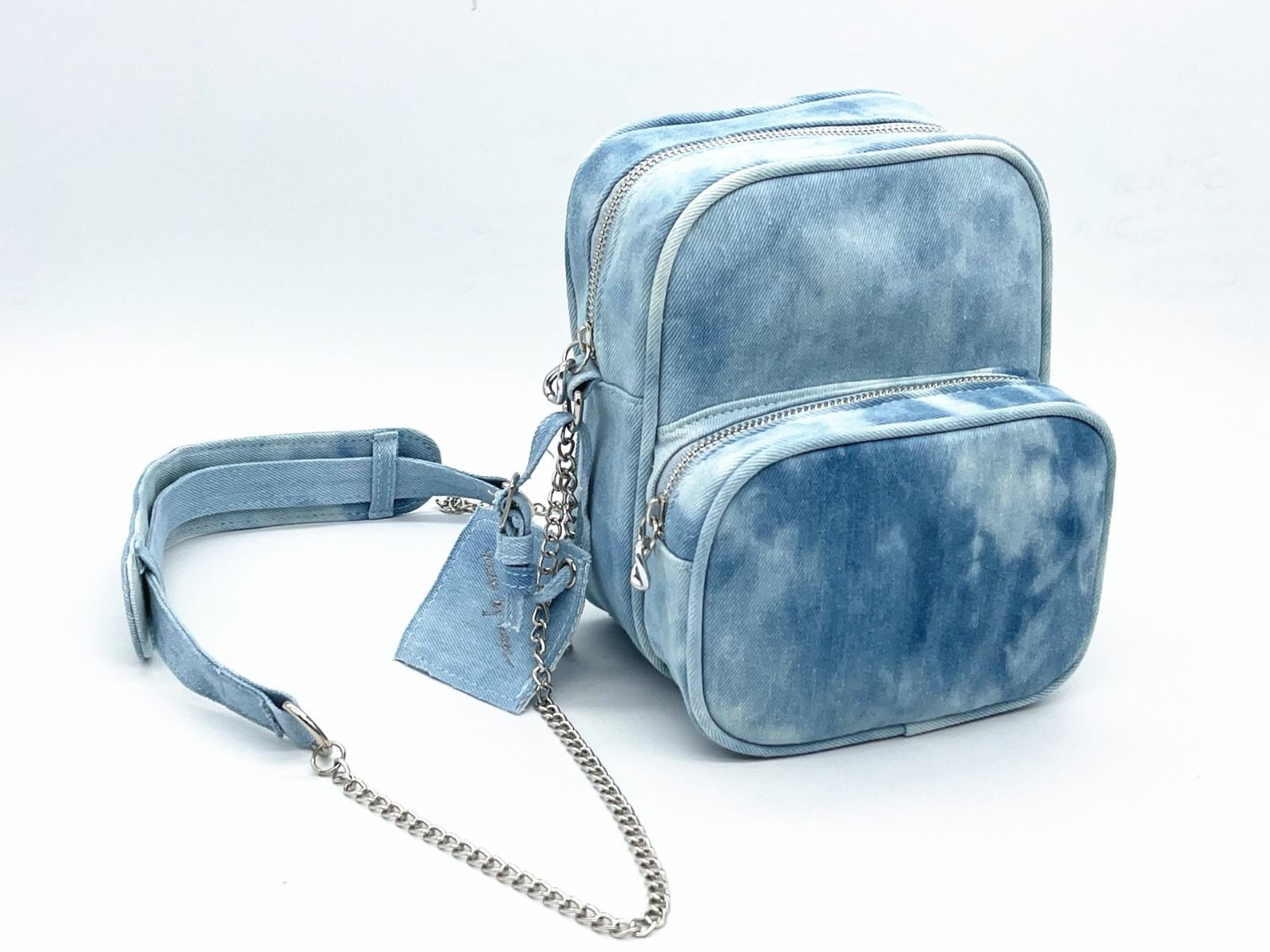 BTS Zheng Haoxi J-HOPE same style backpack denim student shoulder bag side by side. 