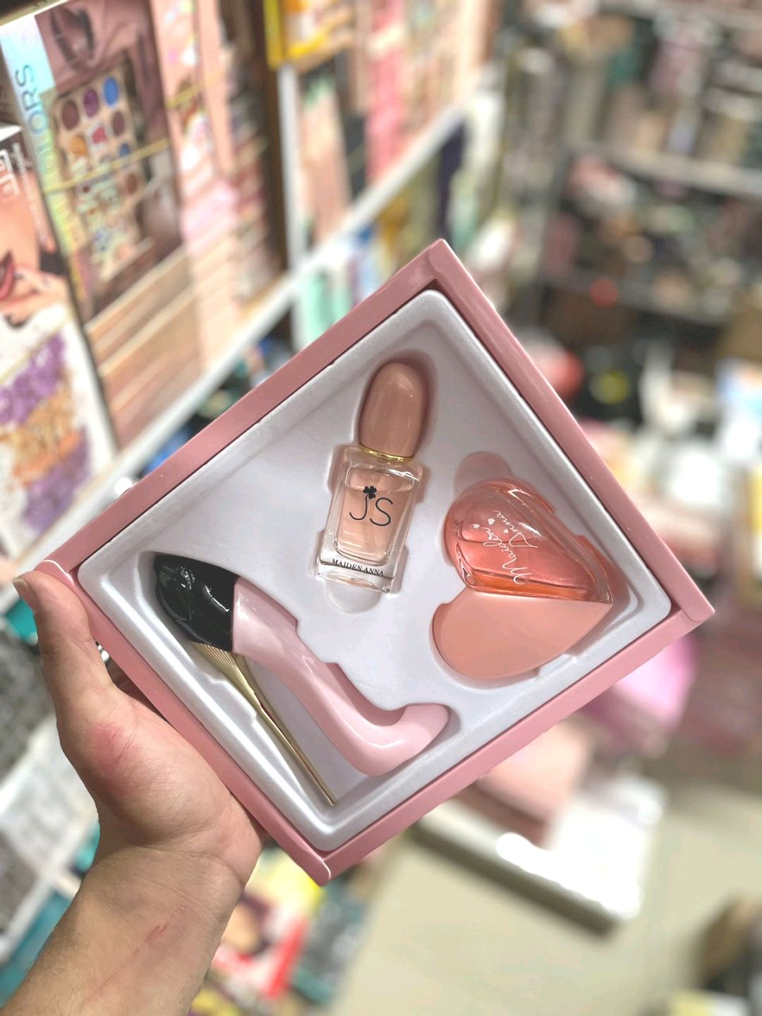 Maiden Anna.
 3-in-1 perfume set.