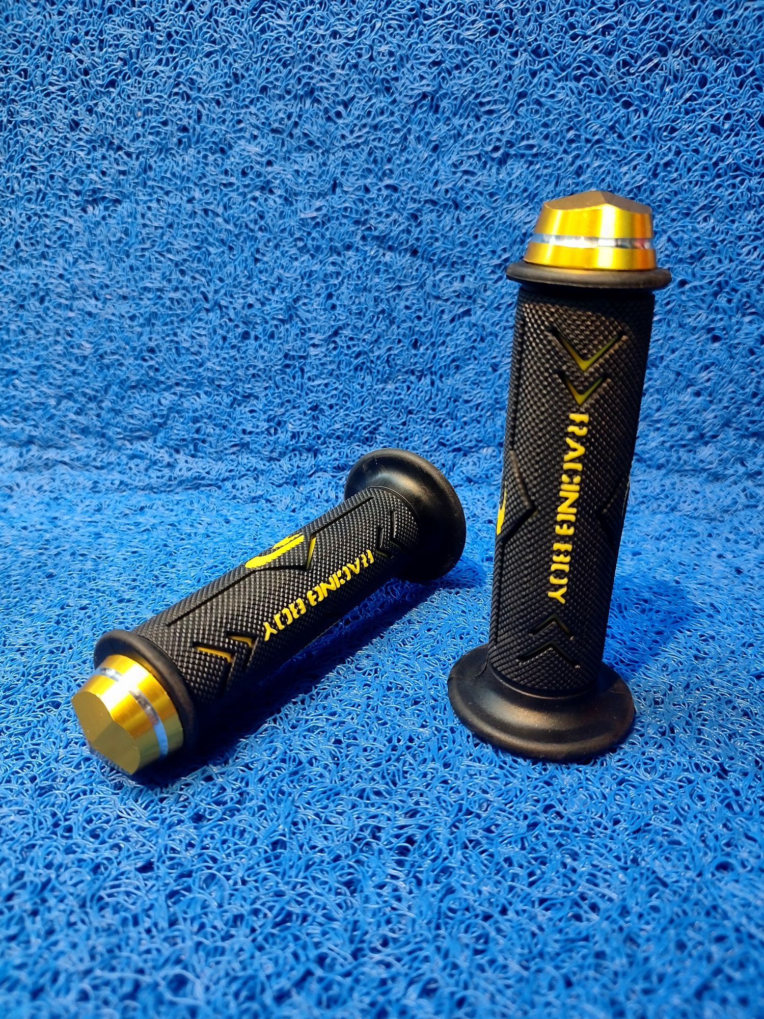 RCB, RB Alloy Handle Grip. Universal, Anti Slippery, High Quality And Durable, Resist Hand Fatigue, Sillicone Rubber, Easy Installation, Very Stylish. 