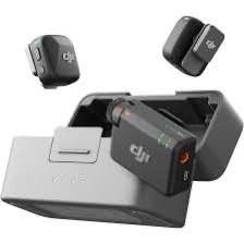 DJI Mic Mini Wireless Microphone System (2 TX + 1 RX + Charging Case). 