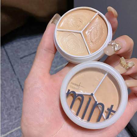 Sweet Mint Concealer, Tri-color Concealer Palette of Covers Acne Marks Dark Circles. 