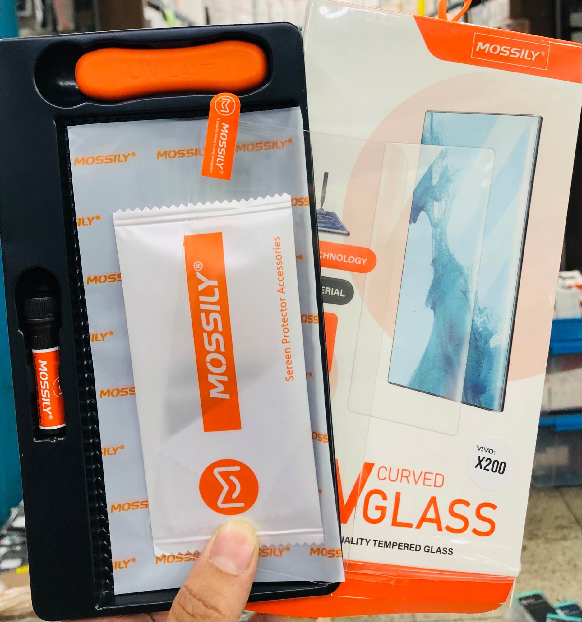 UV Glue Curved Tempered Glass Screen Protector For Vivo X200 Screen Guard Gorilla Glass Protector With Easy Installation Kit (Vivo X200)