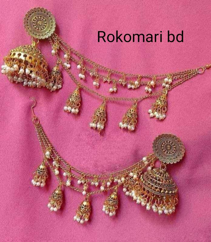 Gorgeous party wear antick Golden earrings set for girls and women.