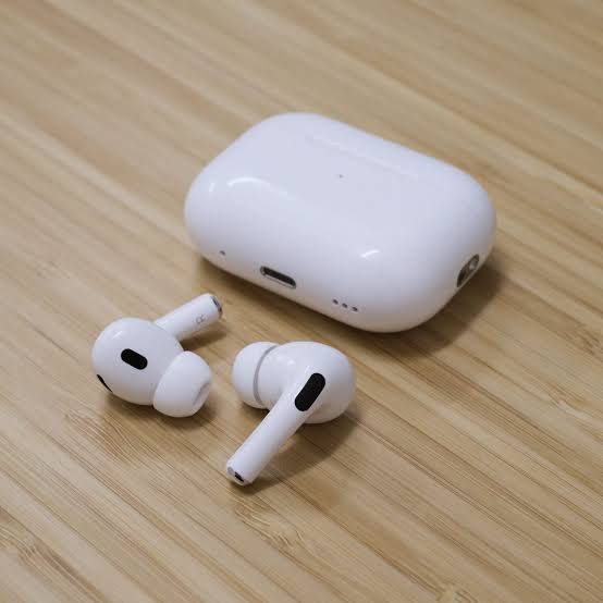 Airpods pro 2nd generation.100%Anc working noise cancellation. 