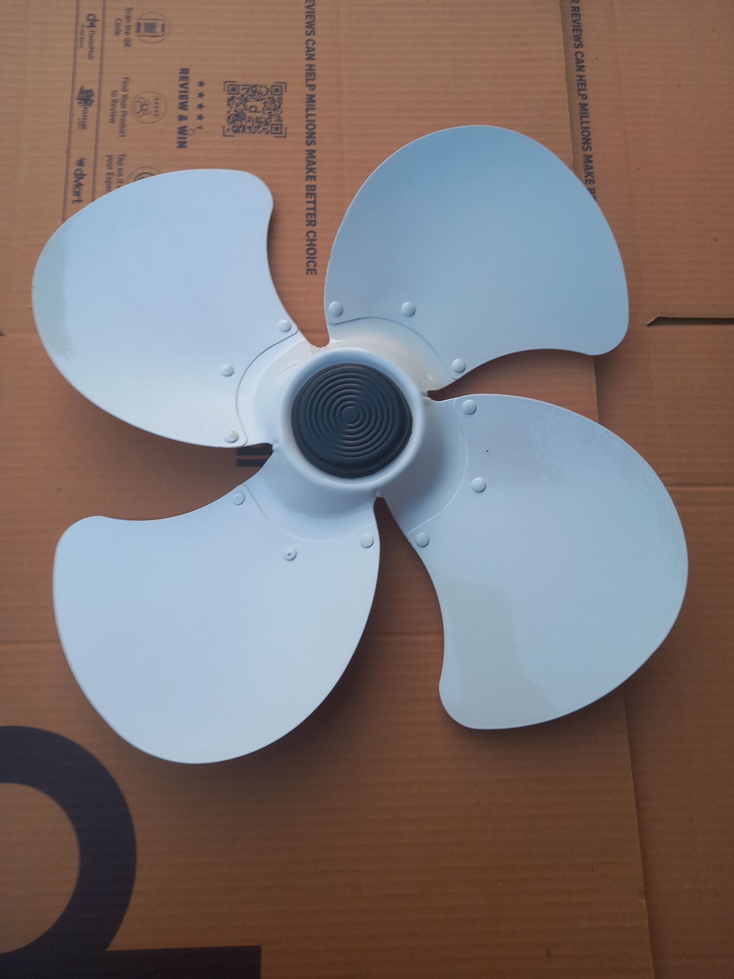 16 Inch Table Fan Paka Himel. 