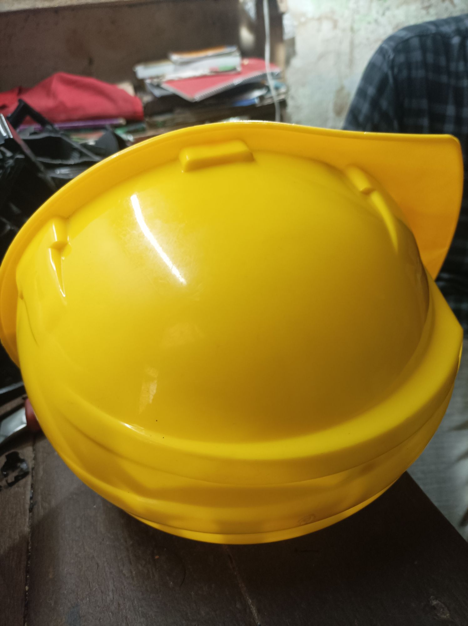 10 piece save guared sefety helmets professional high quality. 