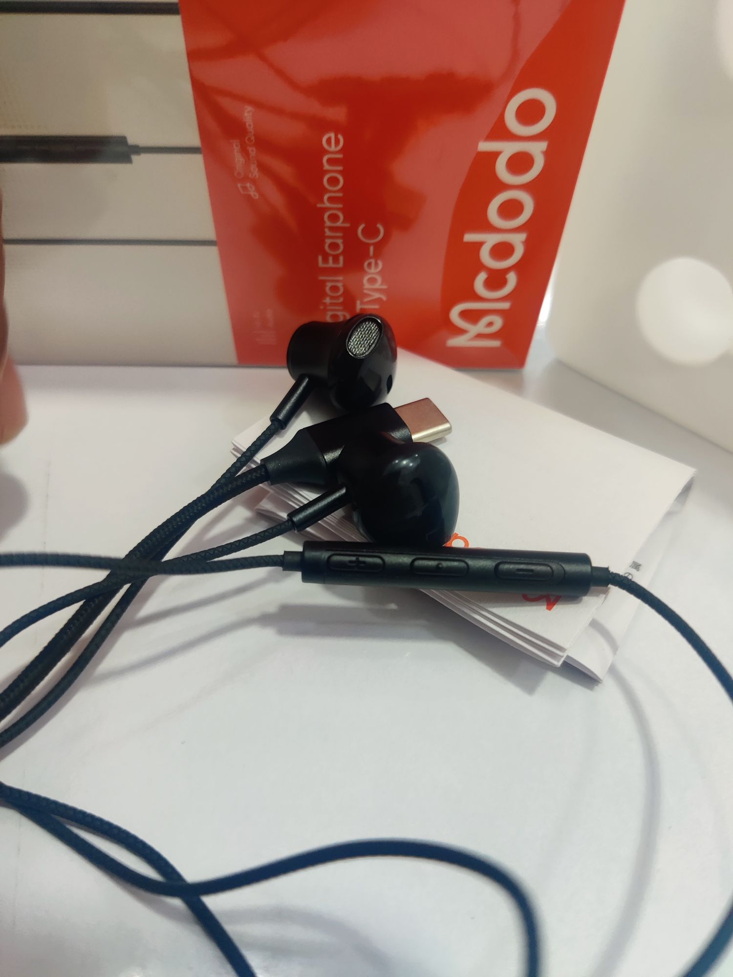 For Iphone 15 Series and Samsung, OnePlus , mi and Google Mcdodo Hp-4070 Type-c Digital Earphone. 