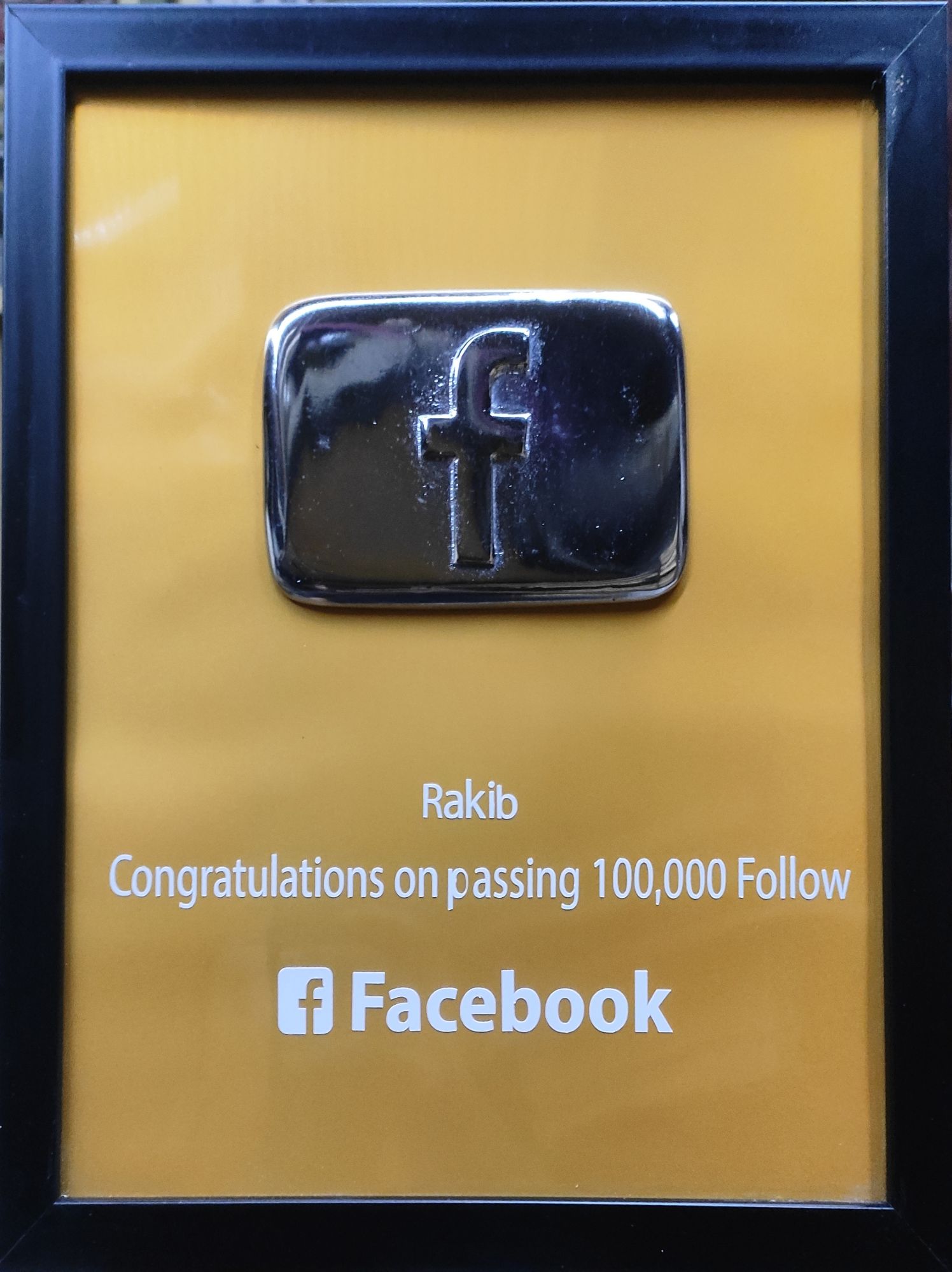 custom DIY facebook play button show piece