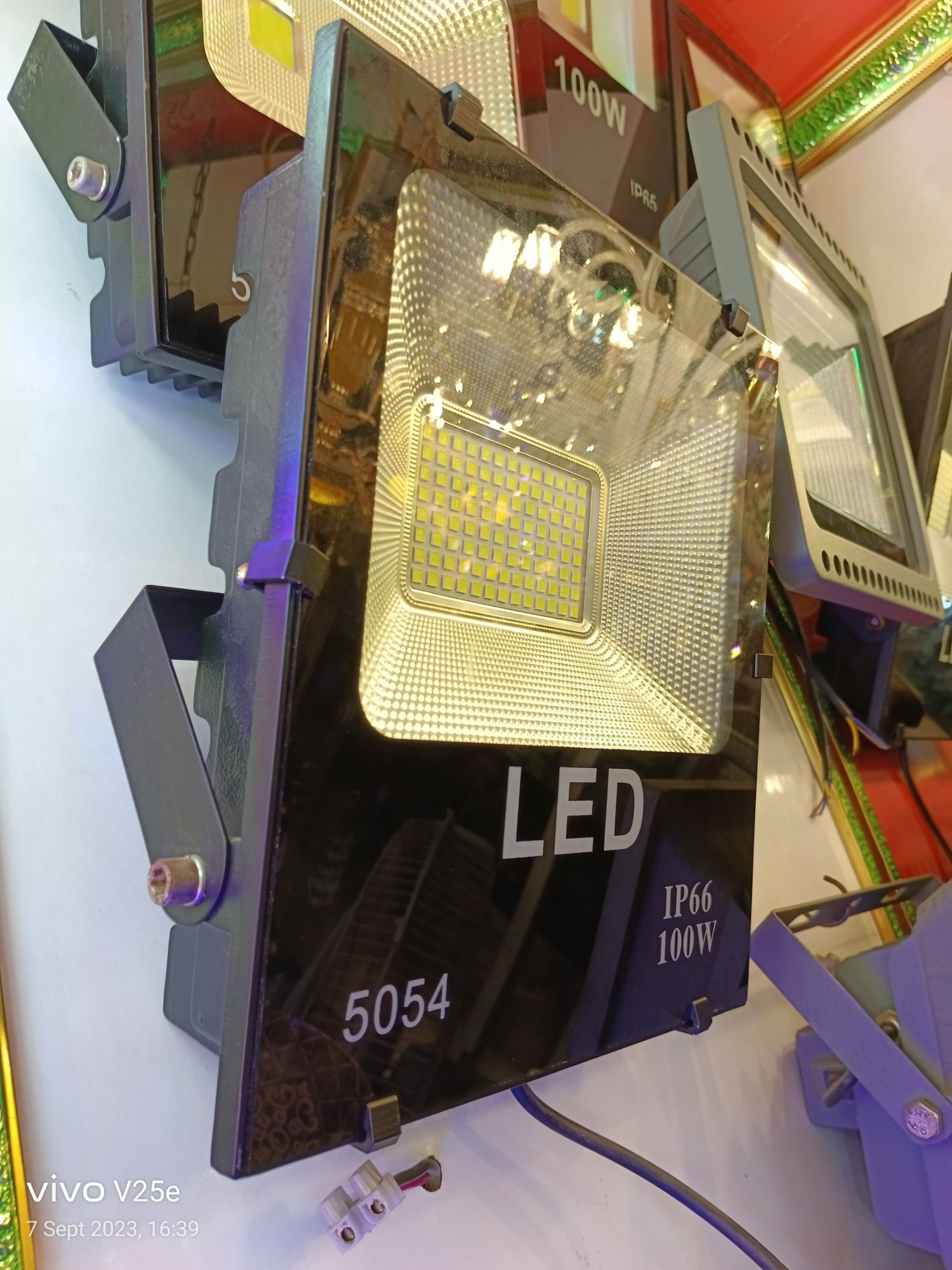 100 wait SMD Hellojen out door light. 