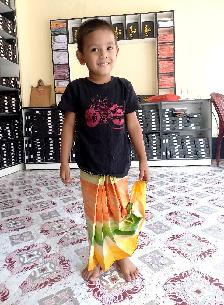 Smart baby ready lungi with elastic and Pocket system.. 