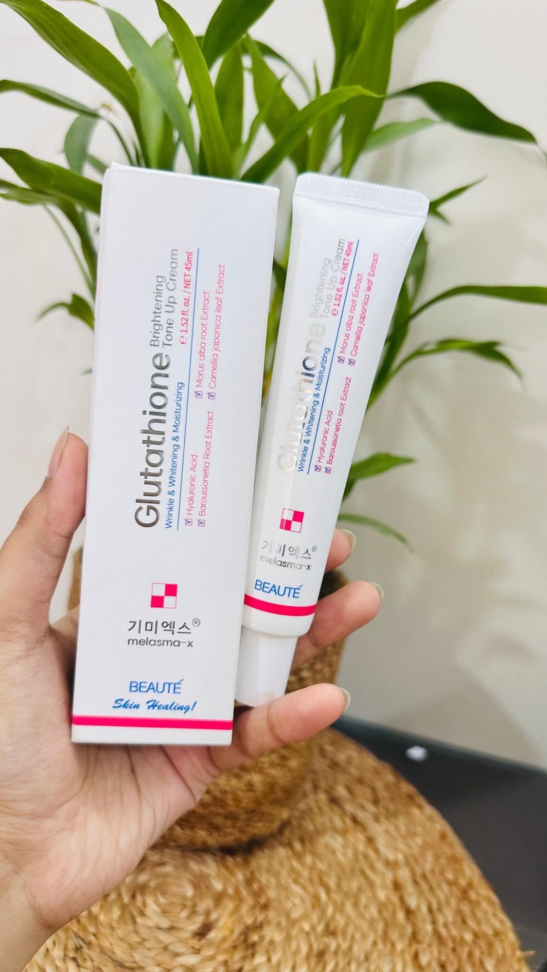 glutathione and collagen lotion Kojic Acid, Glutathione & Niacinamide Cream