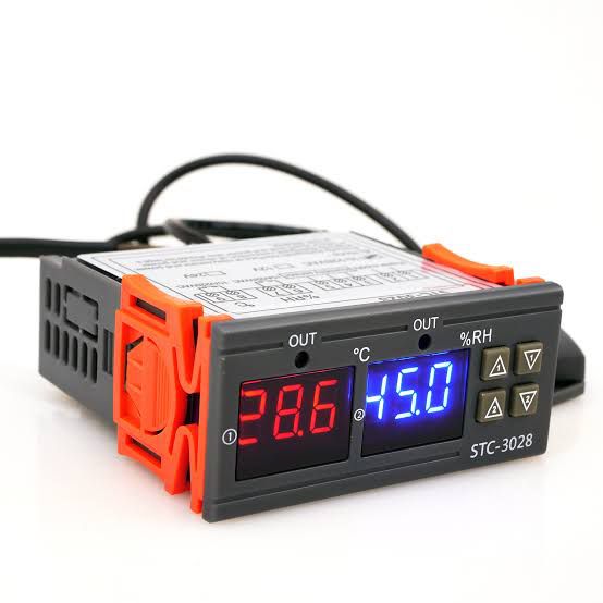 STC-3028 Digital Temperature and Humidity Controller. 