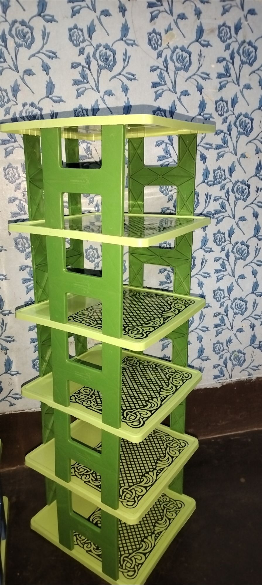 Standard 6 shelf rack. 