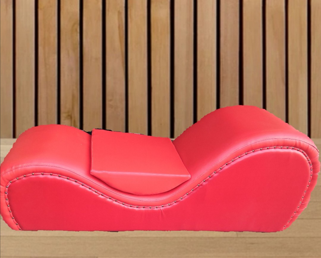 kamasutra divan sofa. 