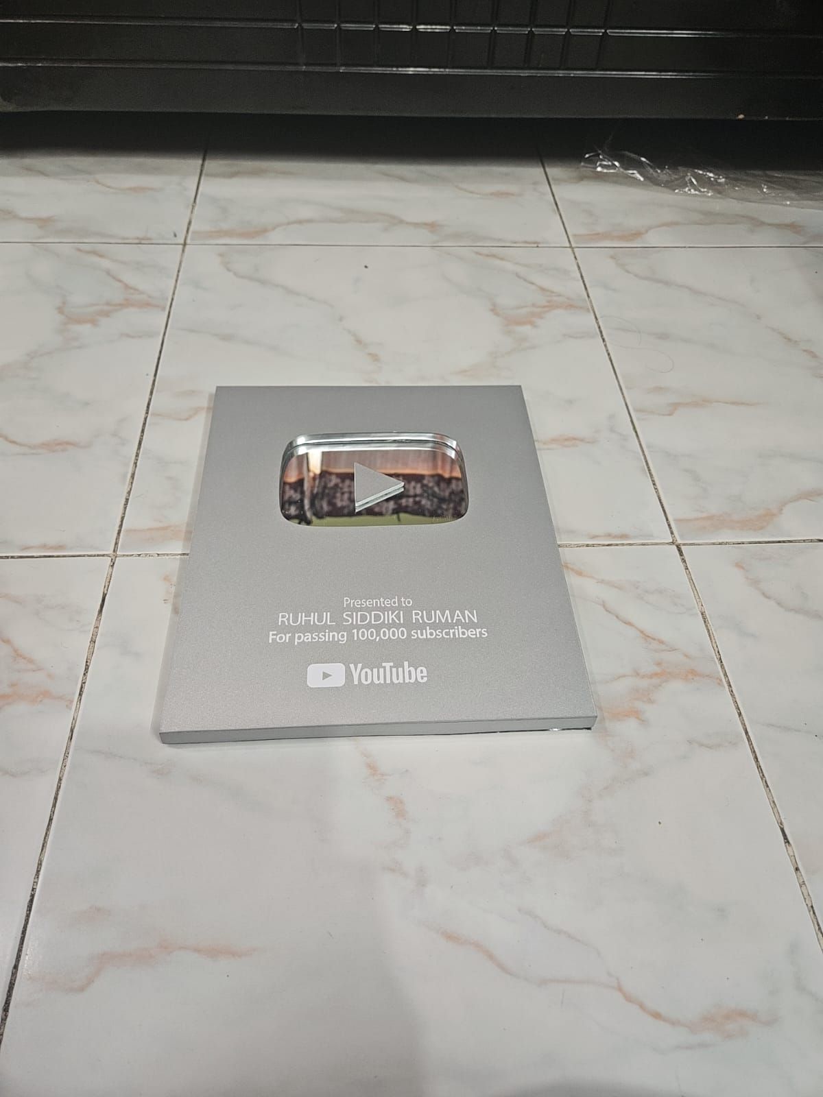 samne pichone same silver play button show piece for using studio decoration,room decoration play show piece,logo ad silver colour
