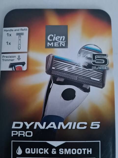 Cien Dynamic 5 pro razors with extra blade. 