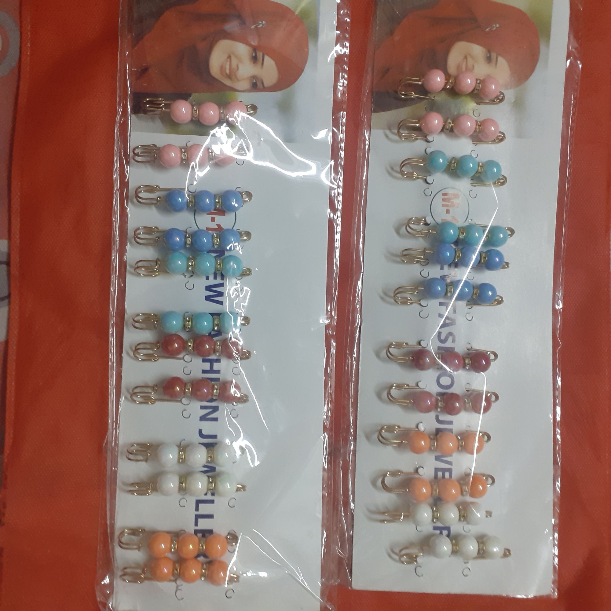 12 Pieces or 1 Dozen Hijab Pins ( 12 Pieces)