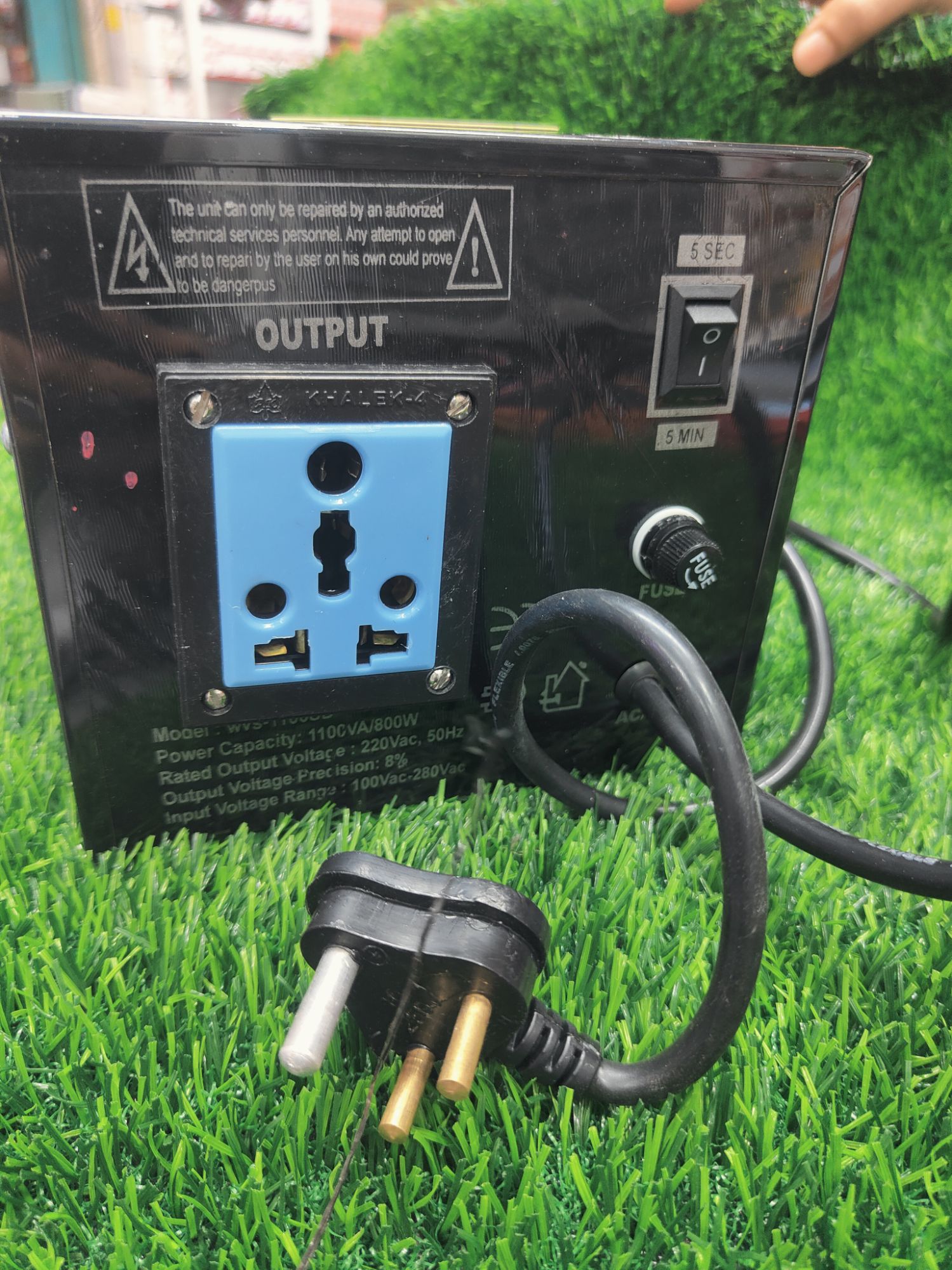 digital voltage stabilizer (800VA). 