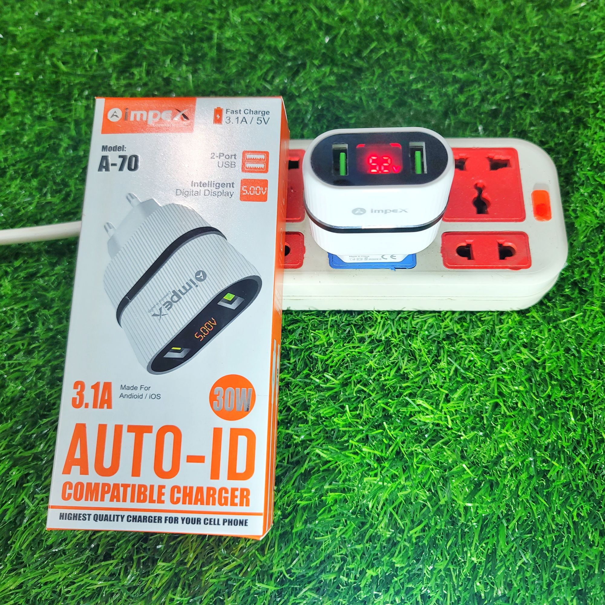 Impex Fast Digital Display Charger A70 - 5V / 3.1A. 
