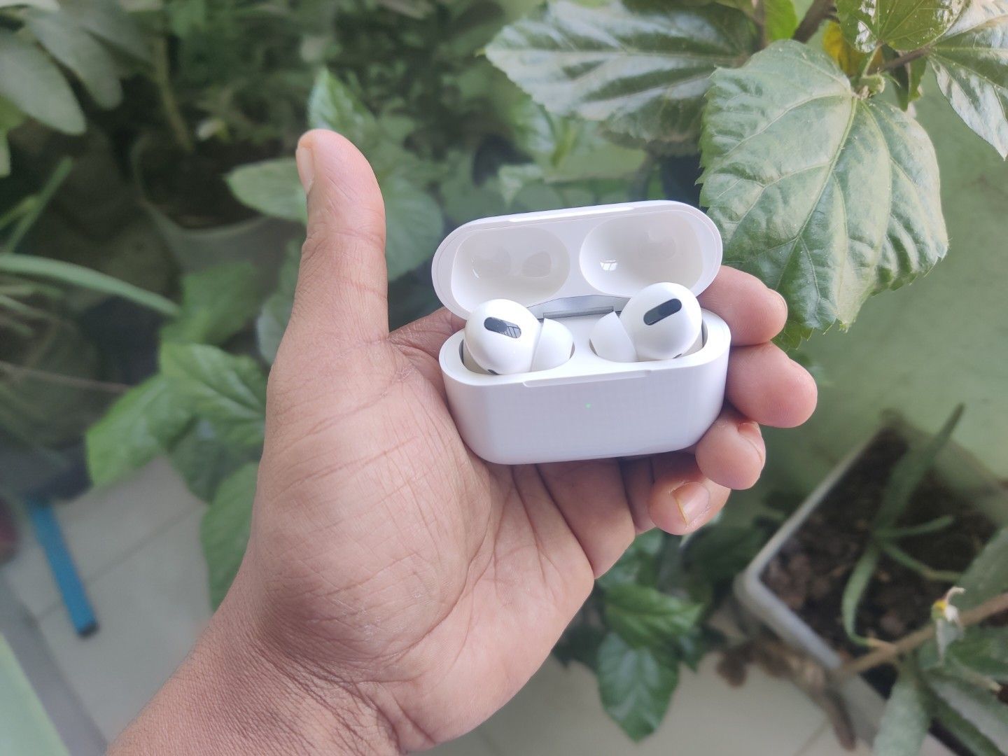 App.le Air.pod s Pro 3rd generation  Support Active Noise Cancellation ANC Headset Earbuds Charging Case. 