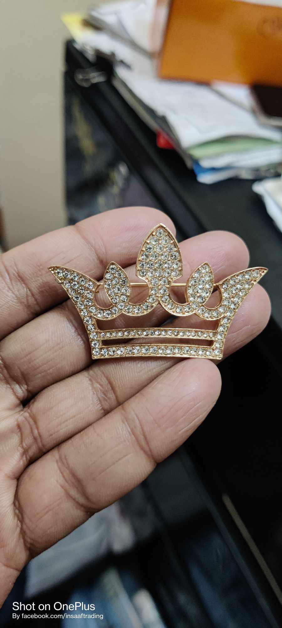 queen hijab pin