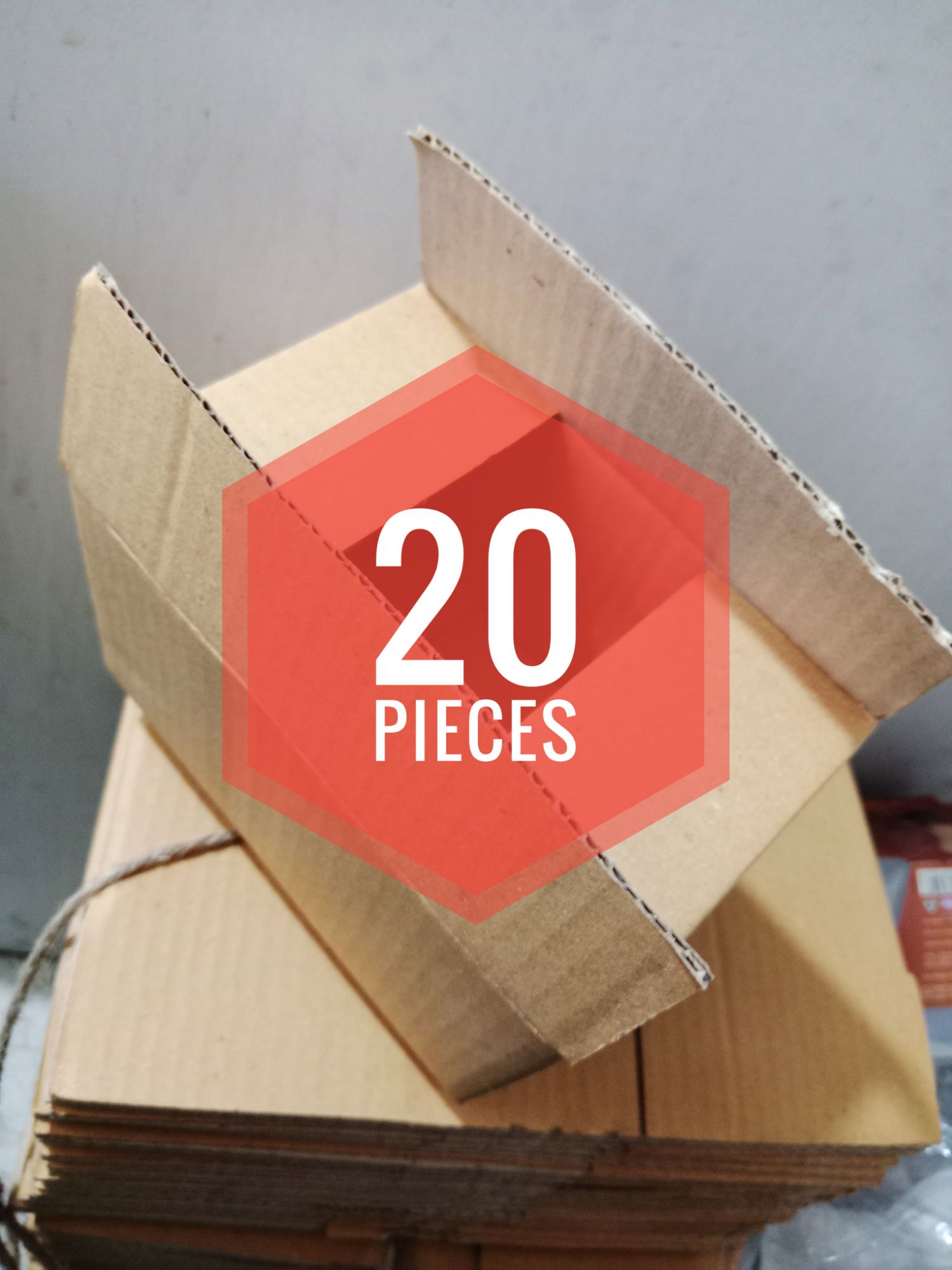 Small box Cartons L:16 CM W: 10 CM H: 10 CM. Packaging materials 3 ply ...