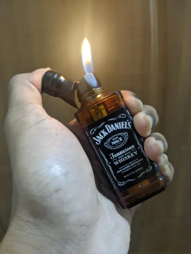 JACK DANIELS Bottle Lighter Refillable New Unique gas lighter. 