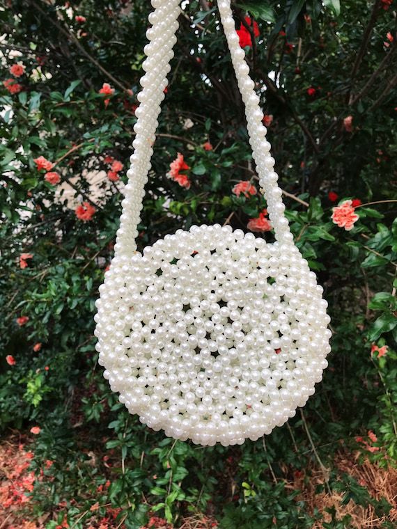 Luxury Pearls Beaded Shoulder Bag for Women Acrylic Pearl Chain Clutches Purse Bucket Handbag Elegant Lady Girl Drawstring Bag