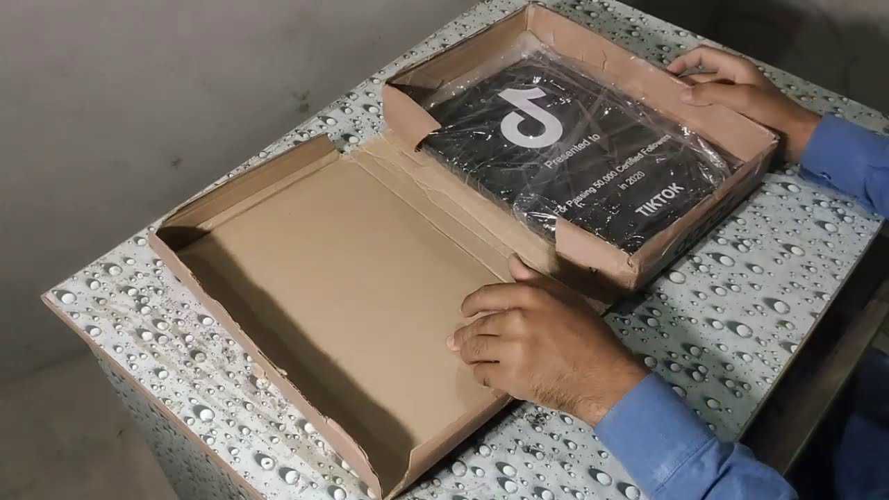 TikTok Play button